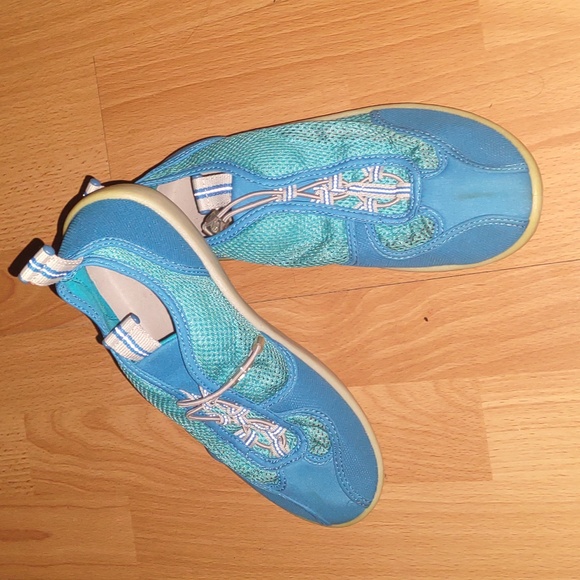 🟢 Land's End | Water Shoes - Picture 1 of 3